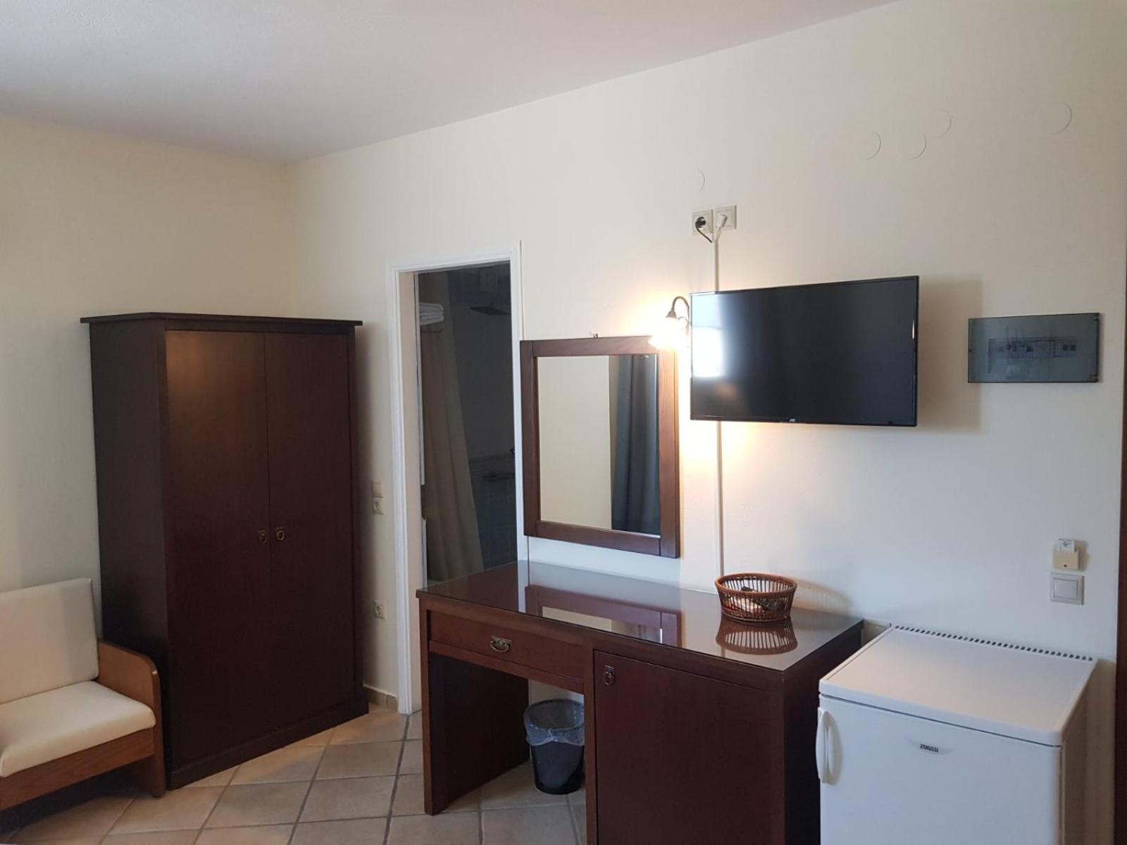 Ostria Hotel Adamantas (Milos) Quarto foto