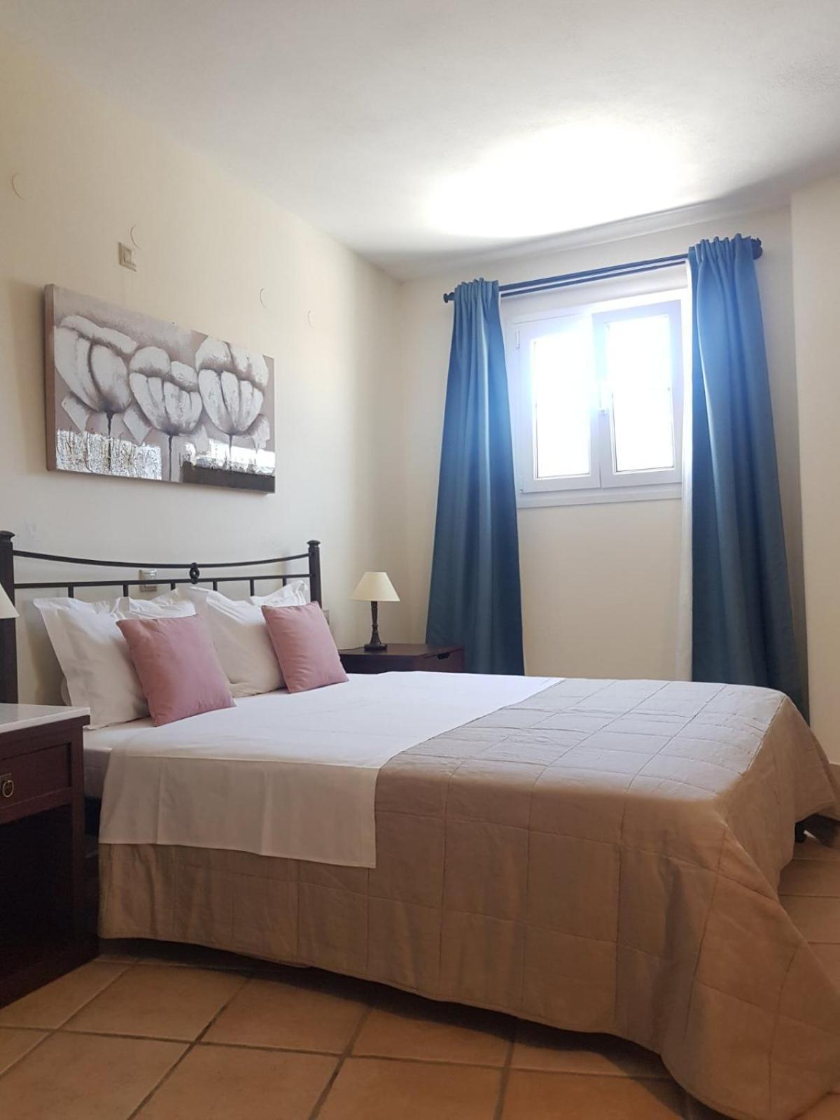 Ostria Hotel Adamantas (Milos) Quarto foto